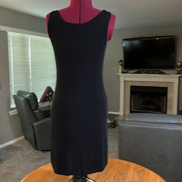 Ladies dress - Picture 2 of 2
